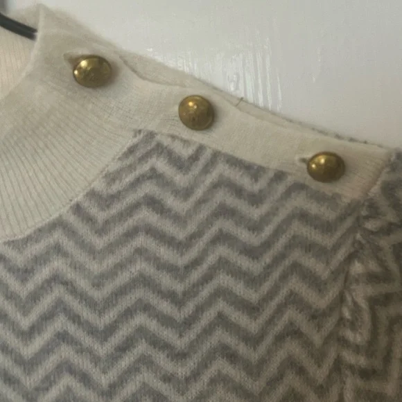 J.Crew Herringbone Chevron Grey & White Print Sweater Size Small FLAWED - Picture 2 of 7